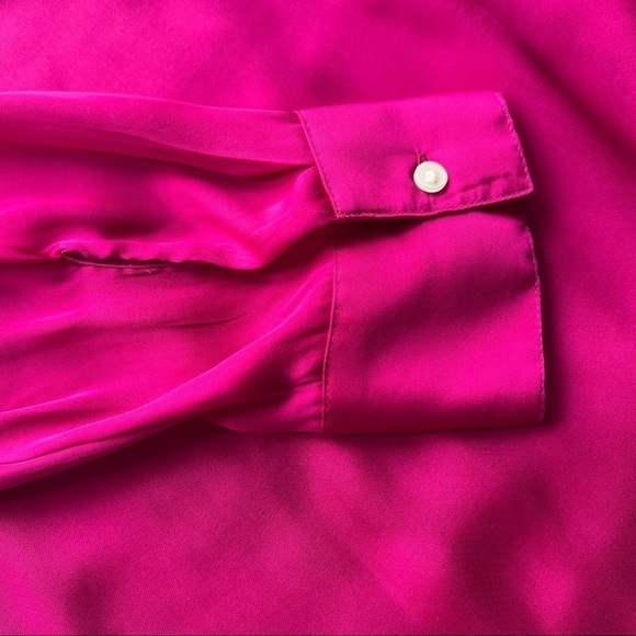 Banana Republic Silky Long-Sleeved Crew-Neck Blouse in Fuchsia Pink Size Medium - Picture 3 of 8